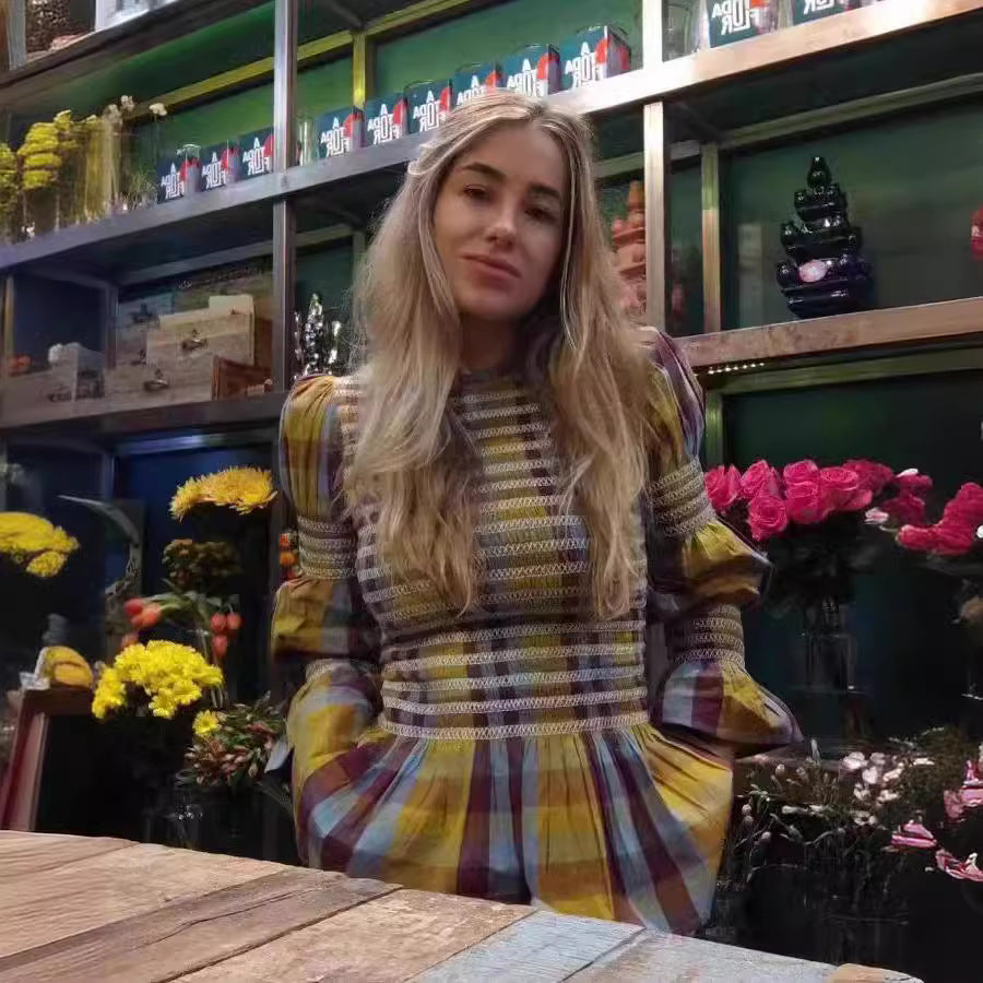 Damen Kleidung mit elastischen Rüschen und floralem Design Drune