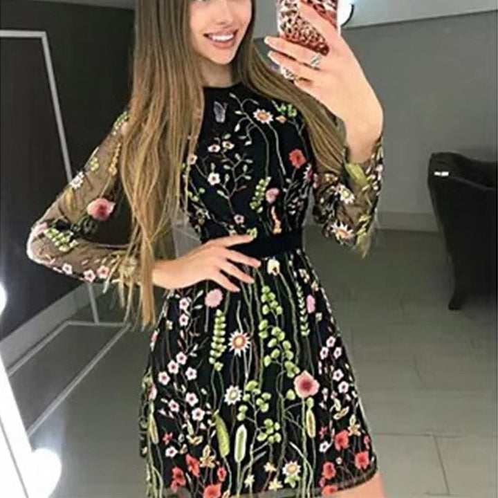 Damen Elegantes Kleid mit floraler Bestickung und transparenten Ärmeln Drune