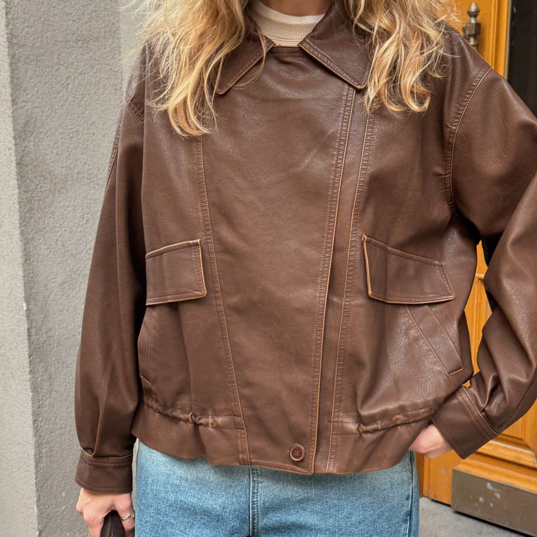 Damen modische Lederjacke mit oversized Schnitt und praktischen Taschen Drune