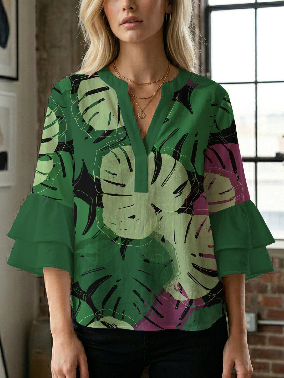 Damen Bluse mit voluminösen Flügelärmel und intensivem Blattmuster Drune
