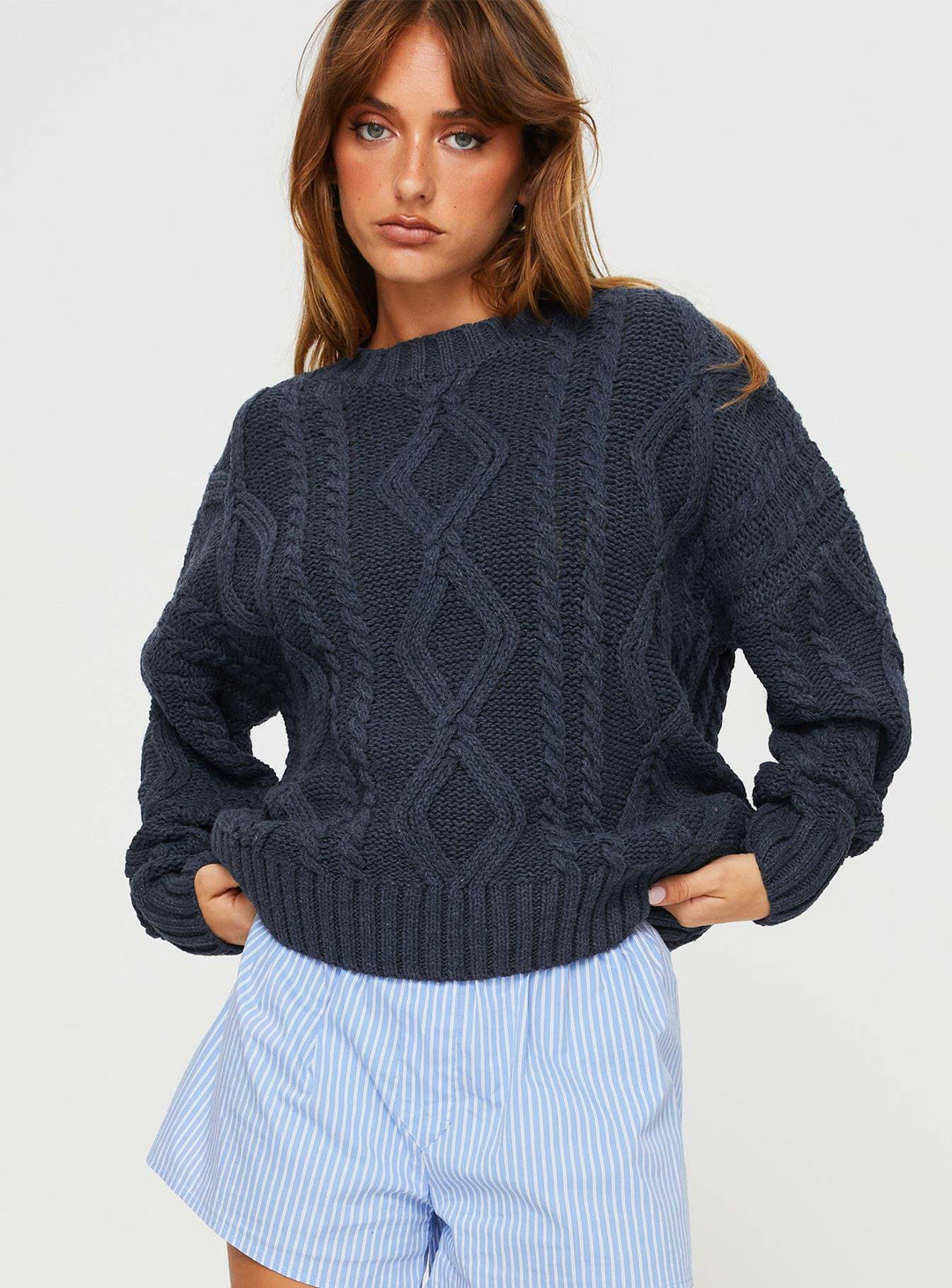 Damen Grobstrickpullover mit voluminösen Ärmeln und klassischem Zopfmuster Drune