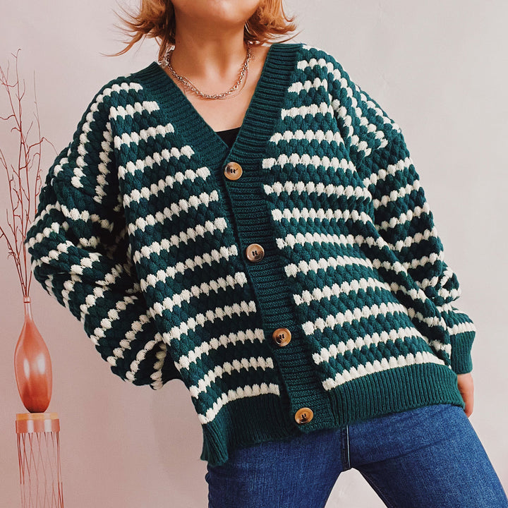 Damen Oversize Strickjacke im modischen Streifenlook mit Holzknopfdetails Drune