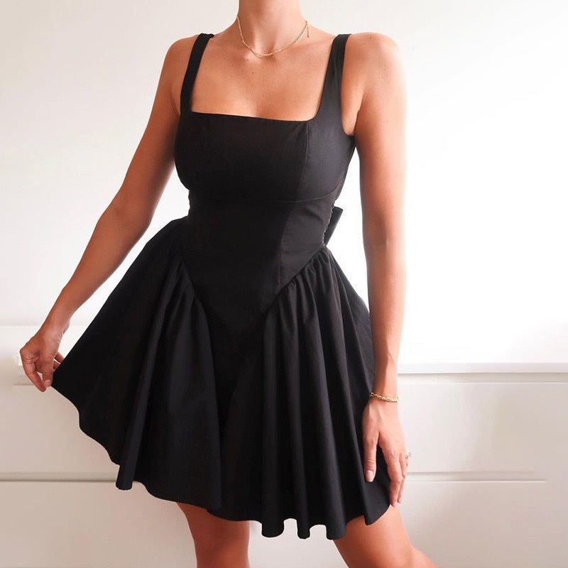 Damen Verspieltes Minikleid mit quadratischem Ausschnitt und schwingendem Rock Drune