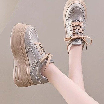 Damen Plateausneaker mit robustem Obermaterial und modischer Schnürung Drune