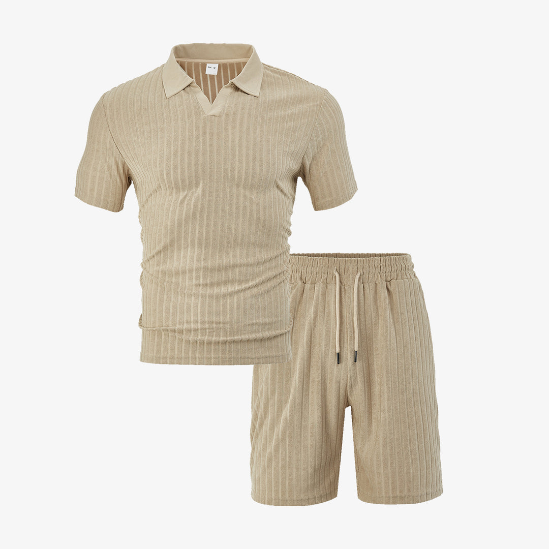 Herren nan Strick-Lounge-Ensemble mit Polokragen V‑Einsatz und Tunnelzug-Bermudas Drune