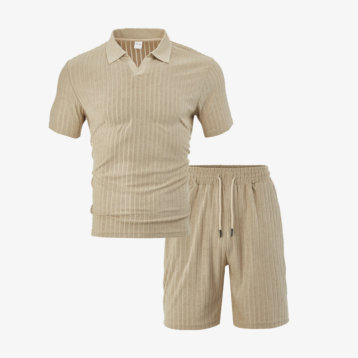 Herren nan Strick-Lounge-Ensemble mit Polokragen V‑Einsatz und Tunnelzug-Bermudas Drune