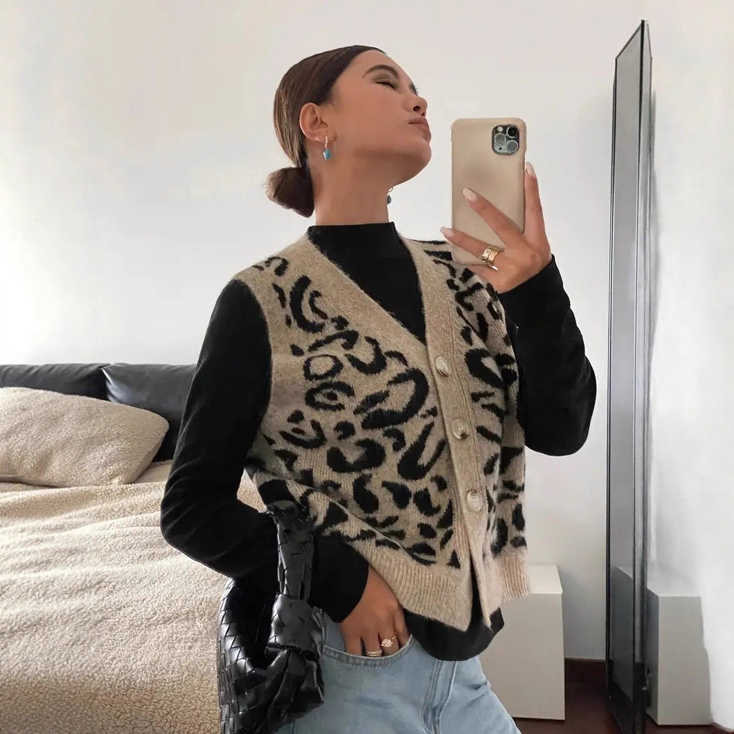 Damen Strickweste mit elegantem Leoprint und hochwertigen Knöpfen Drune