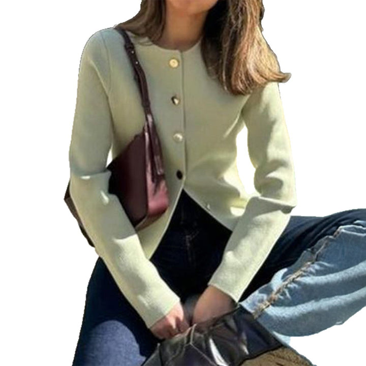 Damen nan taillierter Feinstrick-Cardigan mit asymmetrischer Goldknopf-Leiste und Frontschlitz Drune