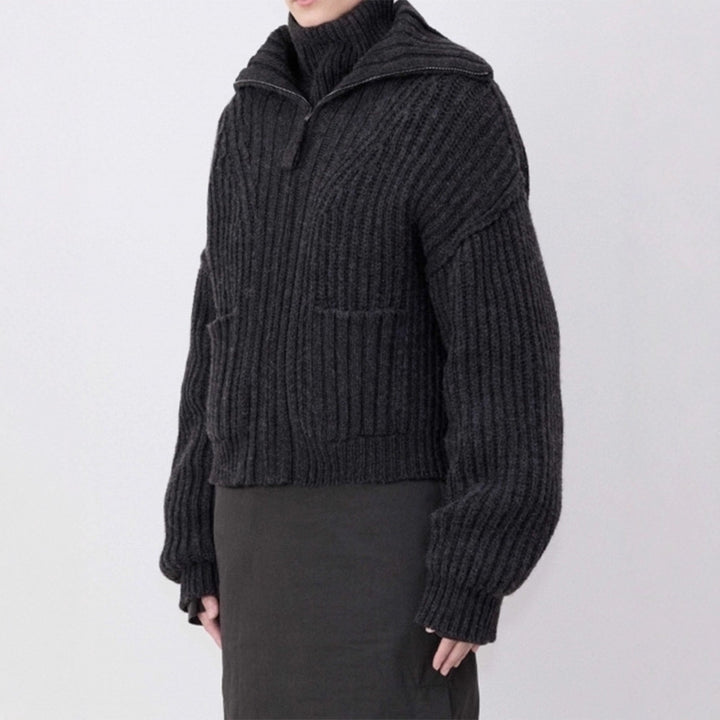 Damen Grobstrickpullover mit hohem Kragen und praktischen Taschen Drune