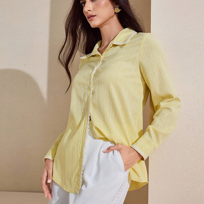 Damen Bluse mit floralen Verzierungen und eleganten Knopfdetails Drune