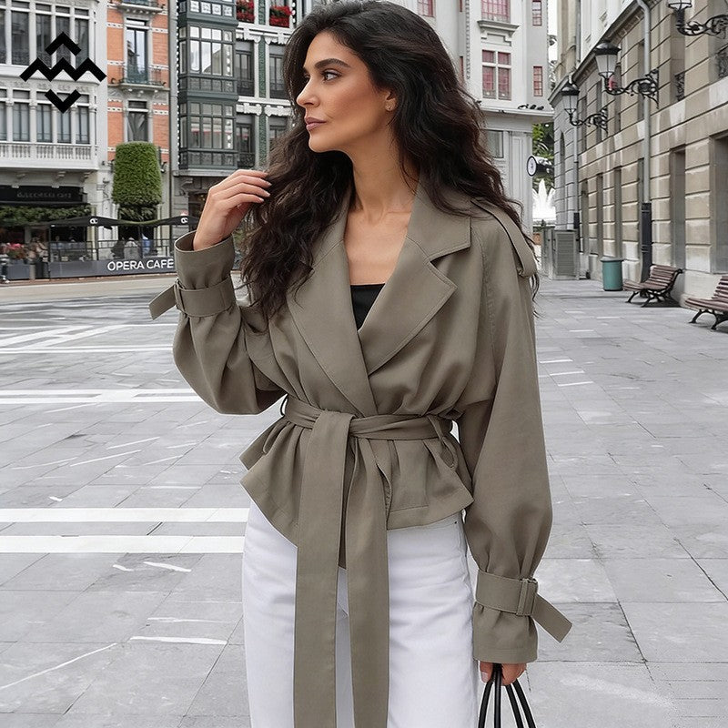 Damen nan gewickelte Cropped-Jacke mit oversized Raglanärmeln und breitem Bindegürtel Drune