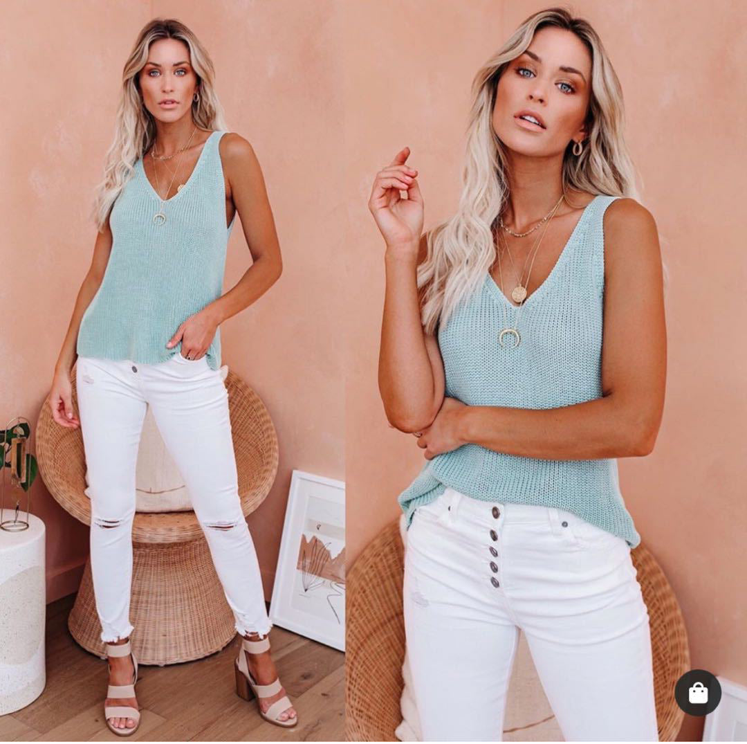 Drune | Elegantes Armelloses Stricktop mit V-ausschnitt