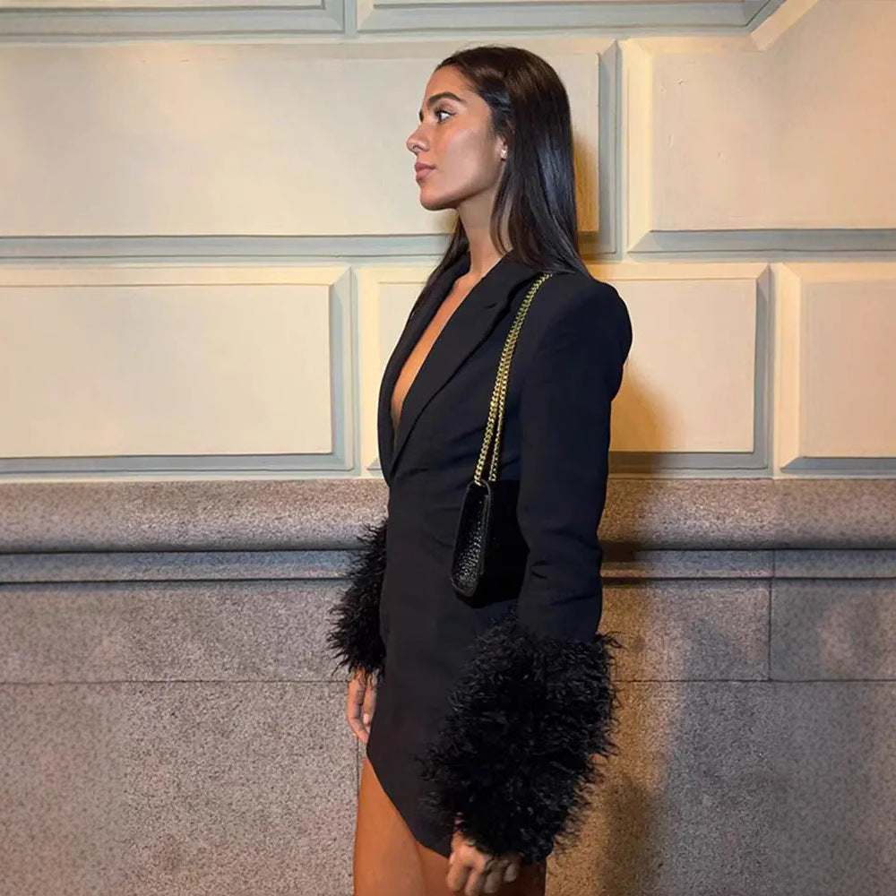 Damen Elegantes Minikleid mit tiefem Ausschnitt und auffälligen Flausche-Details Drune