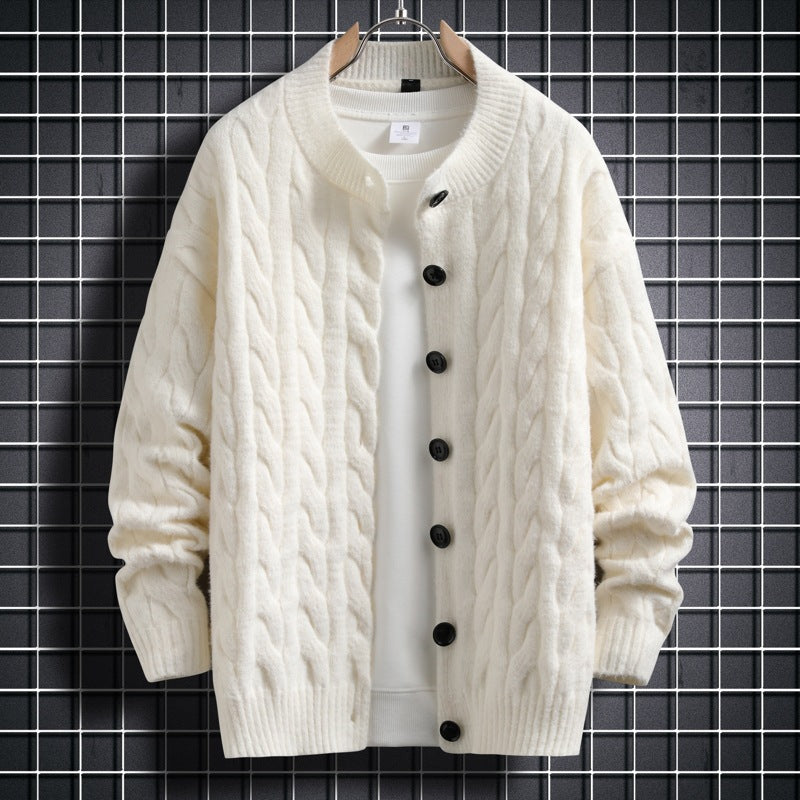 Herren Strickjacke mit modernem Zopfmuster und durchgehendem Knopfverschluss Drune