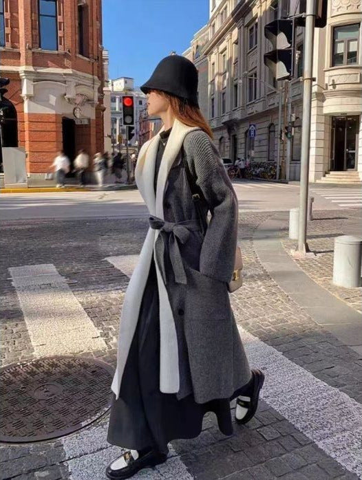 Damen Eleganter langer Mantel mit Gürtel und kontrastierenden Ärmeln Drune