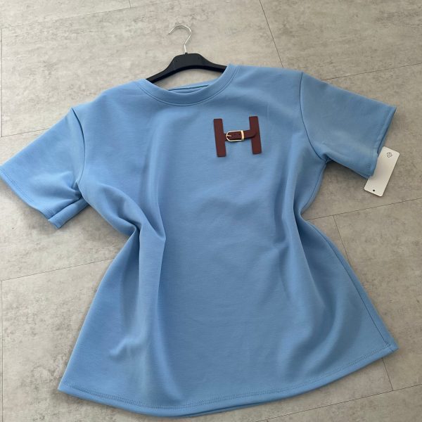 Damen modisches T-Shirt mit einzigartigem Logodetail und lässigem Schnitt