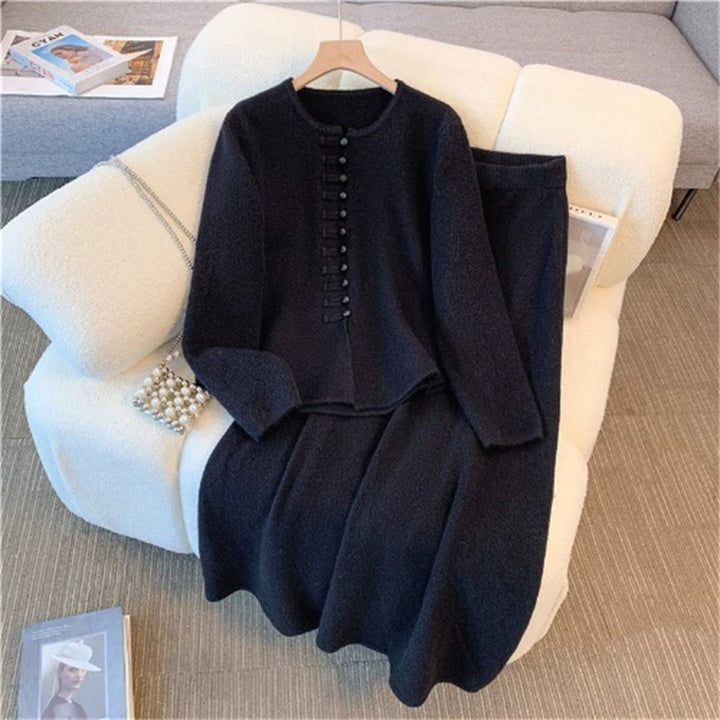 Damen Strickensemble mit klassischem Knopfdesign und fließendem Rock Drune