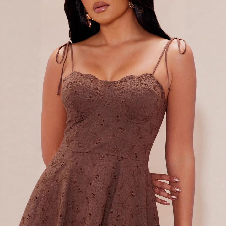 Damen Verspieltes Sommerkleid mit feinen Spitzenakzenten und verstellbaren Spaghetti-Trägern Drune
