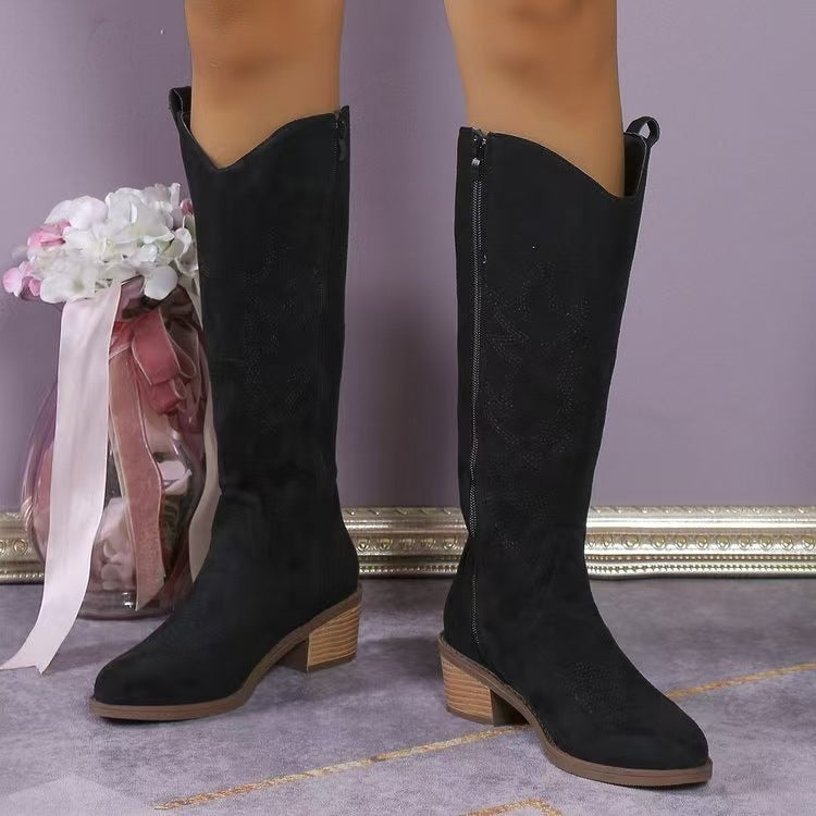 Damen Western-Stiefel aus Veloursleder mit dekorativer Stickerei, seitlichem Reißverschluss und mittelhohem Blockabsatz Drune