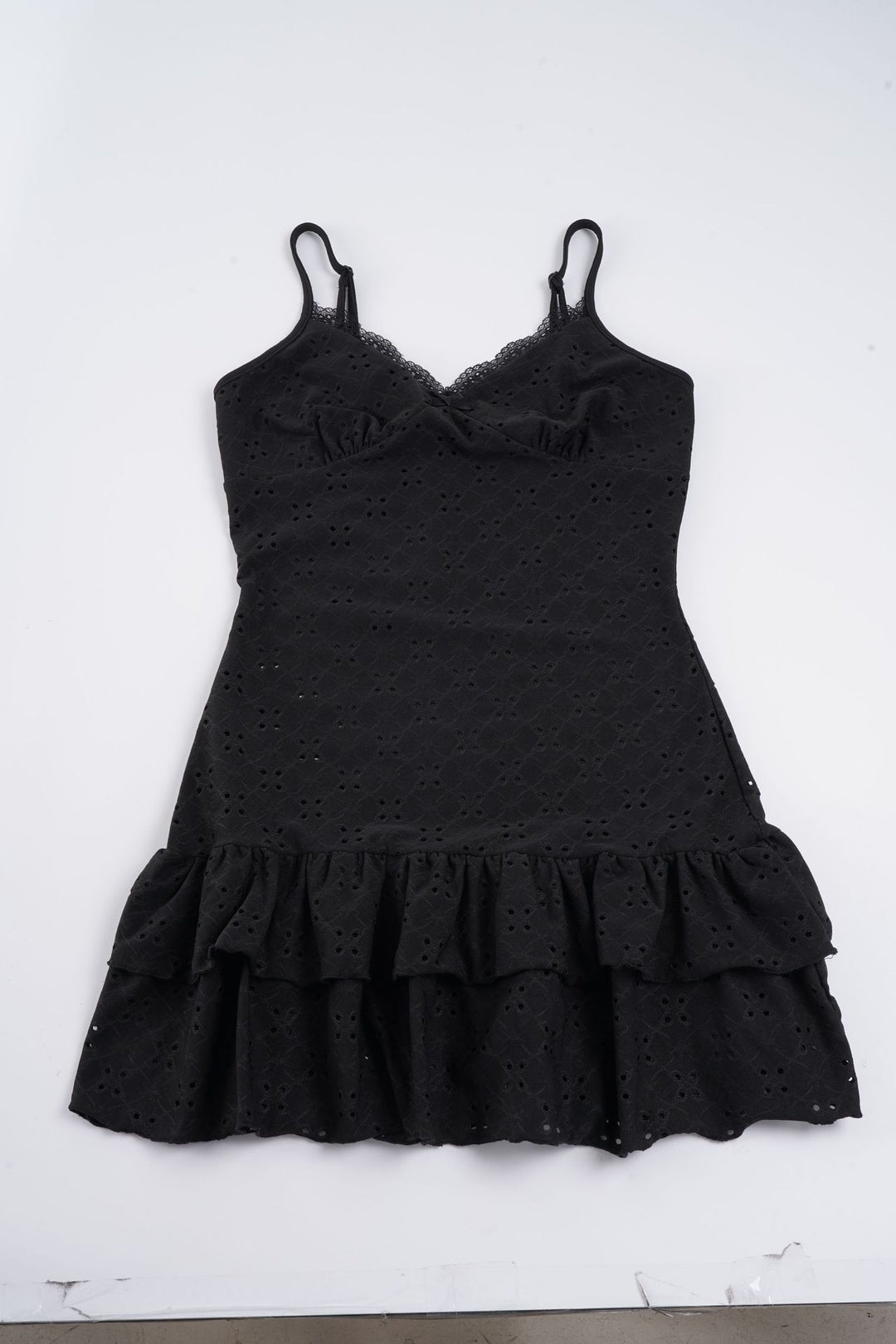 Damen Spitzentop mit voluminösem Rüschensaum und verstellbaren Trägern Drune