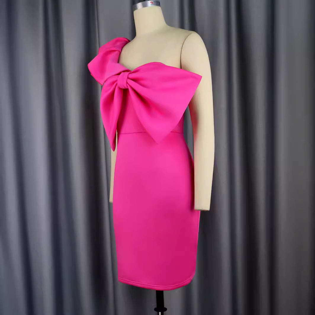 Damen figurbetontes Kleid mit großem Schleifenakzent Drune