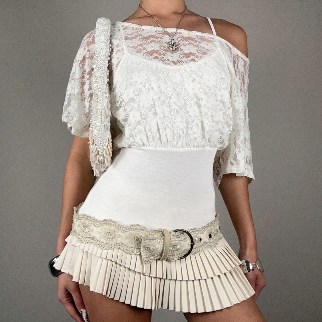 Damen Spitzenshirt mit figurbetontem Unterteil Drune