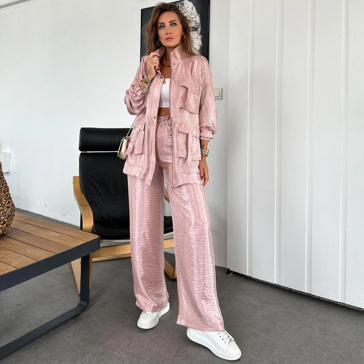 Damen athletisches Freizeit-Set mit elegantem Glanz und praktischen Taschen Drune