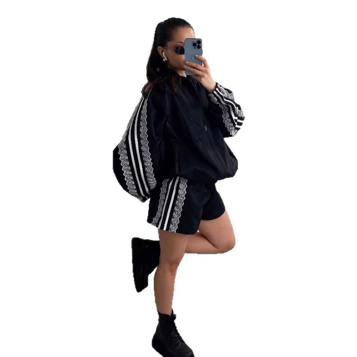 Damen sportliches Set mit eleganten Spitzenapplikationen Drune