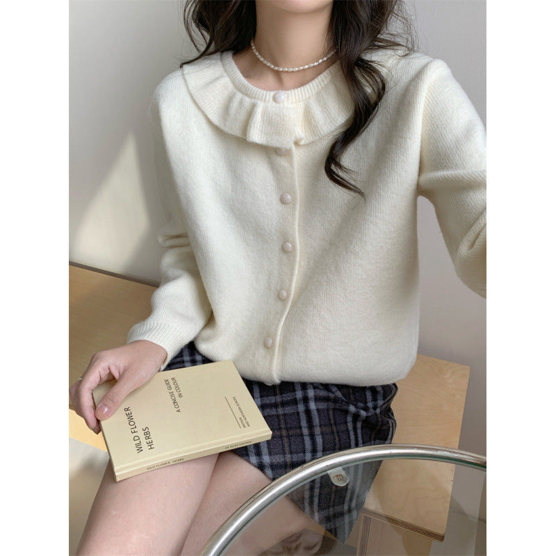 Damen Strickpullover mit romantischem Rüschenkragen und feinen Knopfdetails Drune