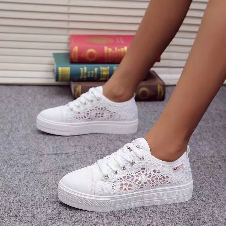 Damen Sneakers mit filigranem Spitzenmuster und rutschfester Sohle Drune