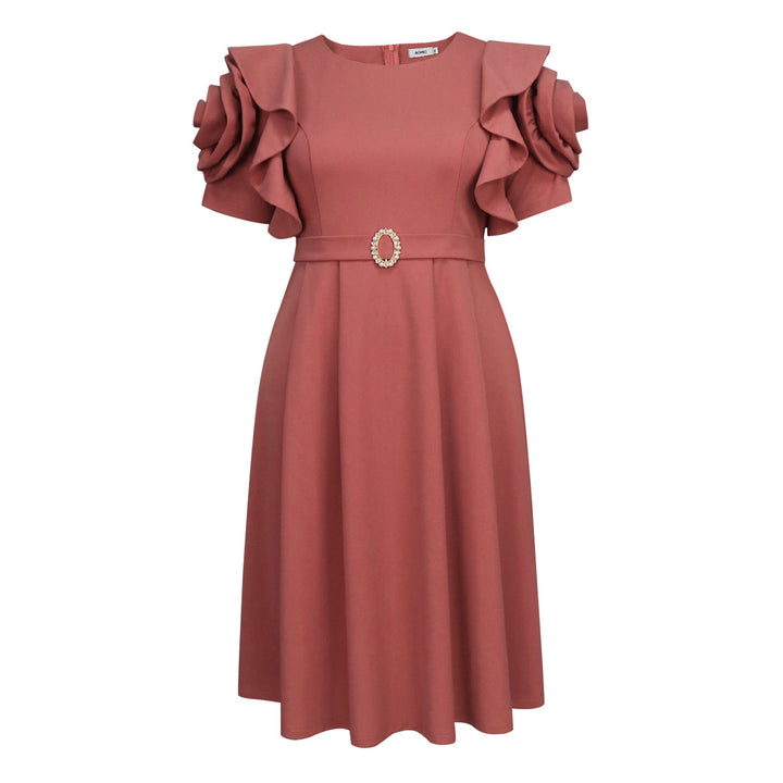 Damen Kleid mit voluminösen Rüschensäumen und eleganter Taillenschließe Drune