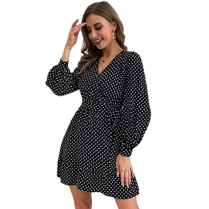 Damen Wickelkleid mit eleganten Rüschendetails und taillierbarem Gürtel Drune