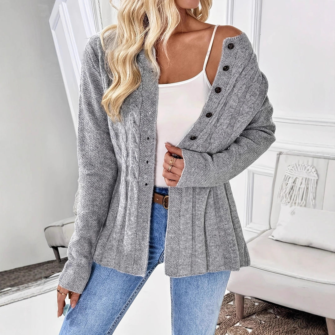 Damen Strickjacke mit einzigartiger Kabelstruktur und modernen Knopfdetails Drune