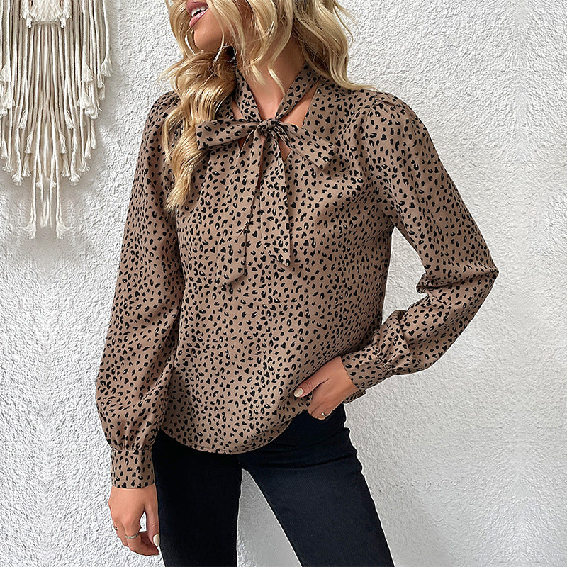 Damen Bluse mit dekorativem Tiermuster und verspieltem Bindeband Drune