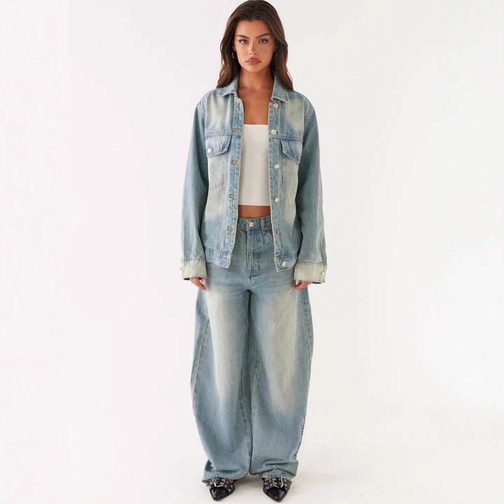 Damen nan oversized Denimjacke mit heller Vintage-Waschung, aufgesetzten Brusttaschen und verlängerten Manschetten Drune