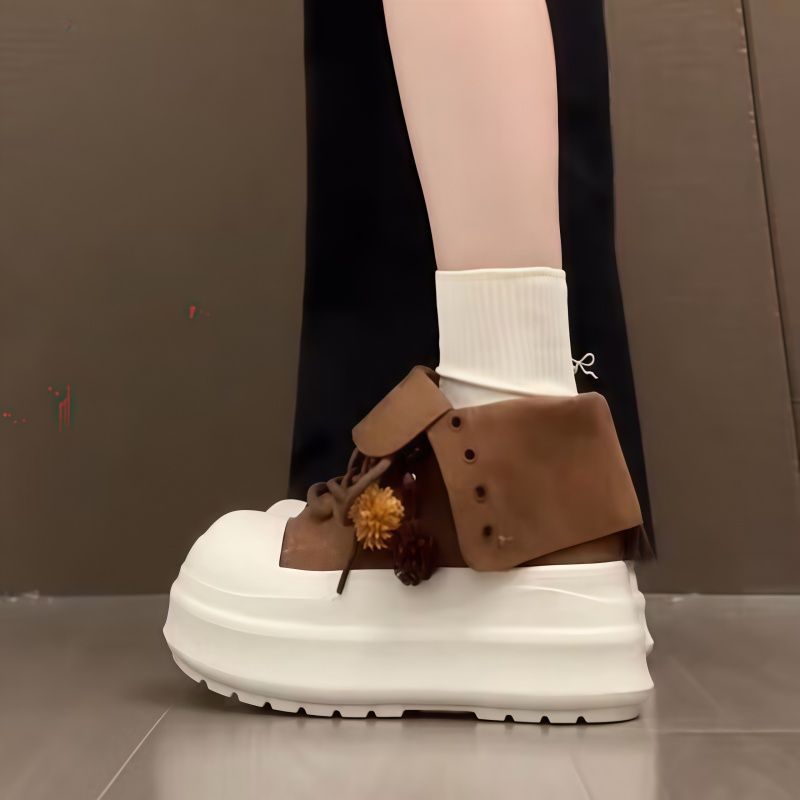 Damen Sportliche Plateau-Sneaker mit verspielten Anhängern Drune