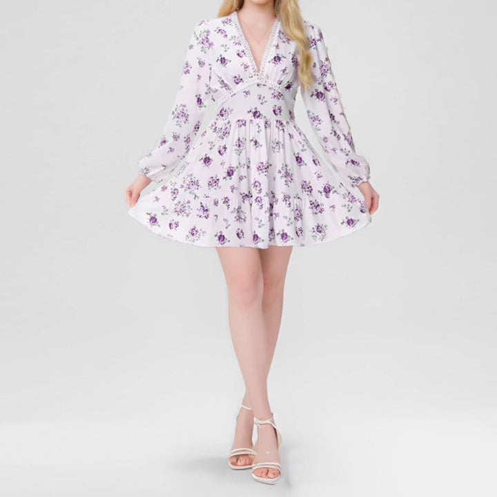Drune | V-Ausschnitt Plissiertes Kurzarm Kleid