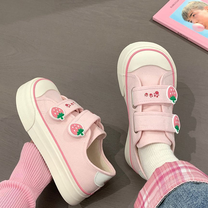 Damen Freizeit-Sneaker mit niedlichen Erdbeer-Applikationen und praktischem Klettverschluss Drune