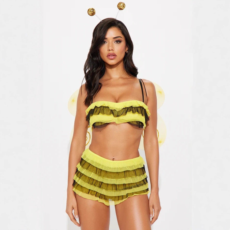 Damen Kostüm mit Rüschendetails und sexy Shorts Drune
