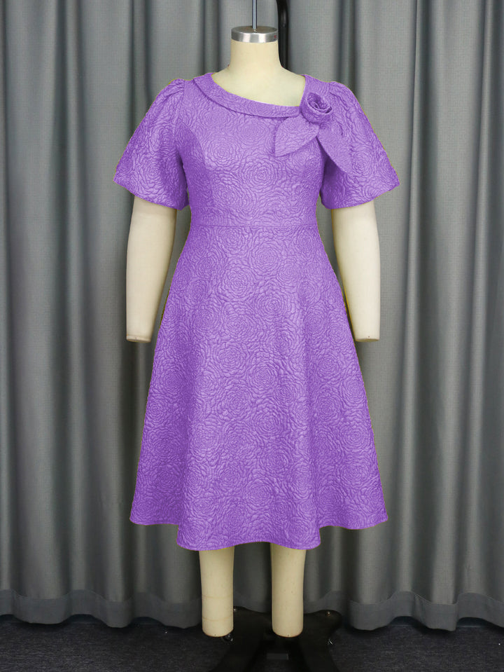 Damen Elegantes Kleid mit strukturierter Blumenapplikation Drune
