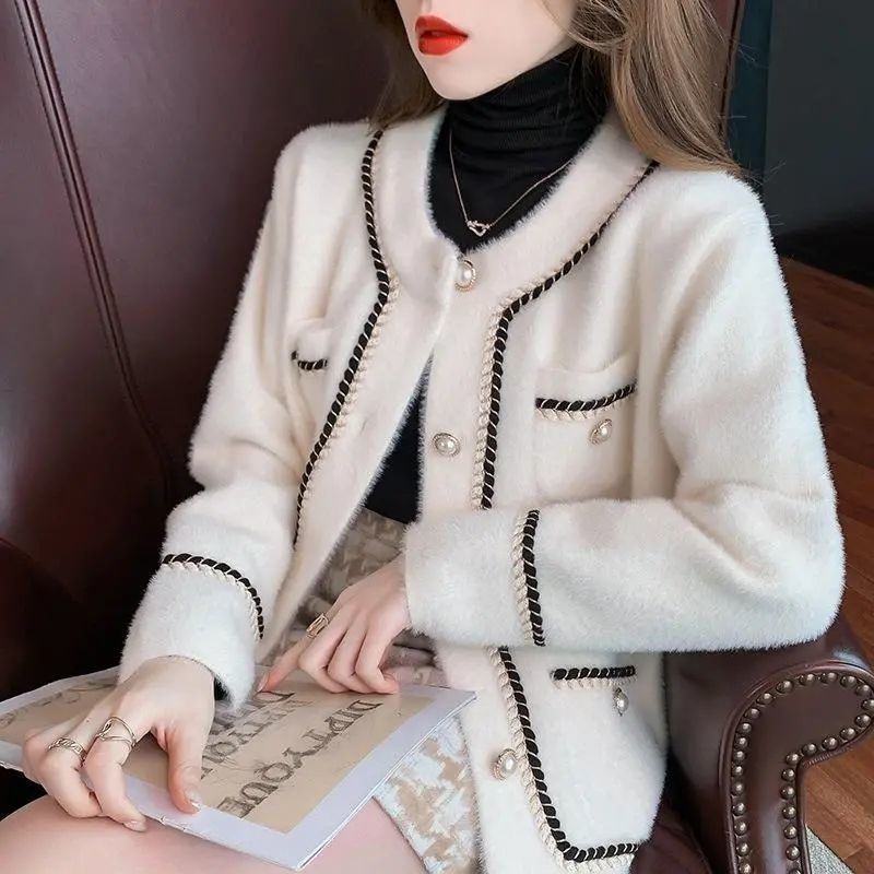 Damen Strickjacke mit modischem Baumwollmix und glänzenden Perlenknöpfen Drune