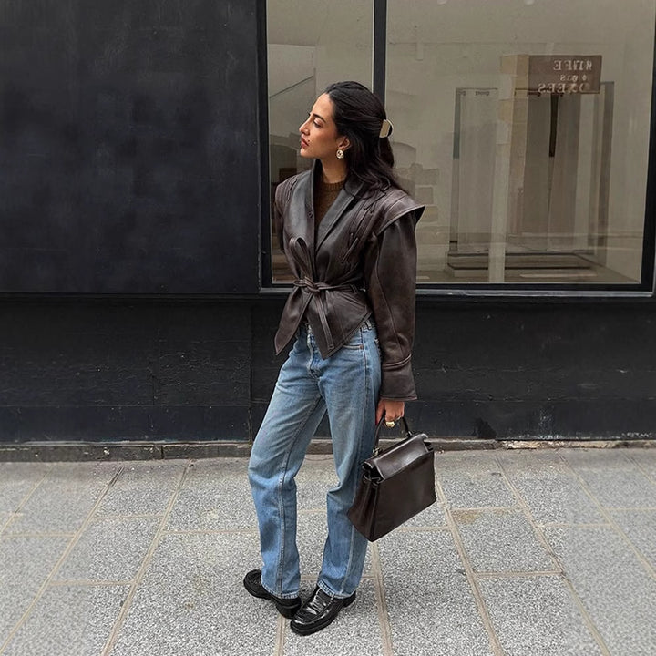 Damen Elegante Kunstlederjacke mit tailliertem Schnitt und breitem Kragen Drune
