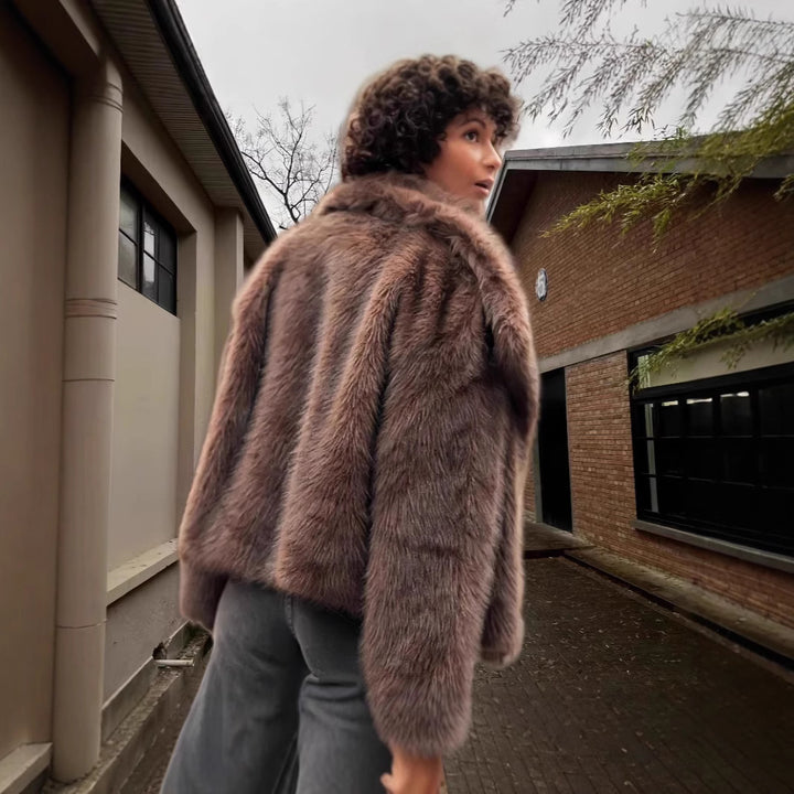 Damen Luxuriöse Kunstpelzjacke mit breitem Kragen Drune