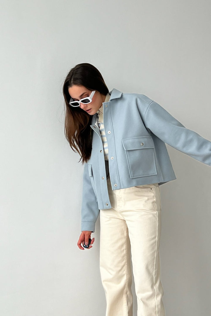 Damen modische Kurzjacke mit praktischen Taschen und coolem Kragen Drune