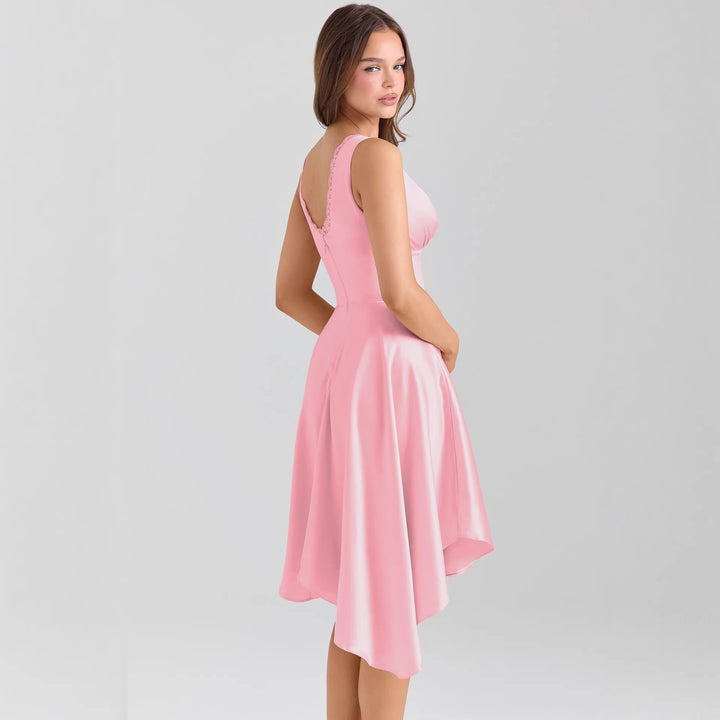 Damen Verspieltes Abendkleid mit asymmetrischem Saum und zarten Knopfdetails Drune