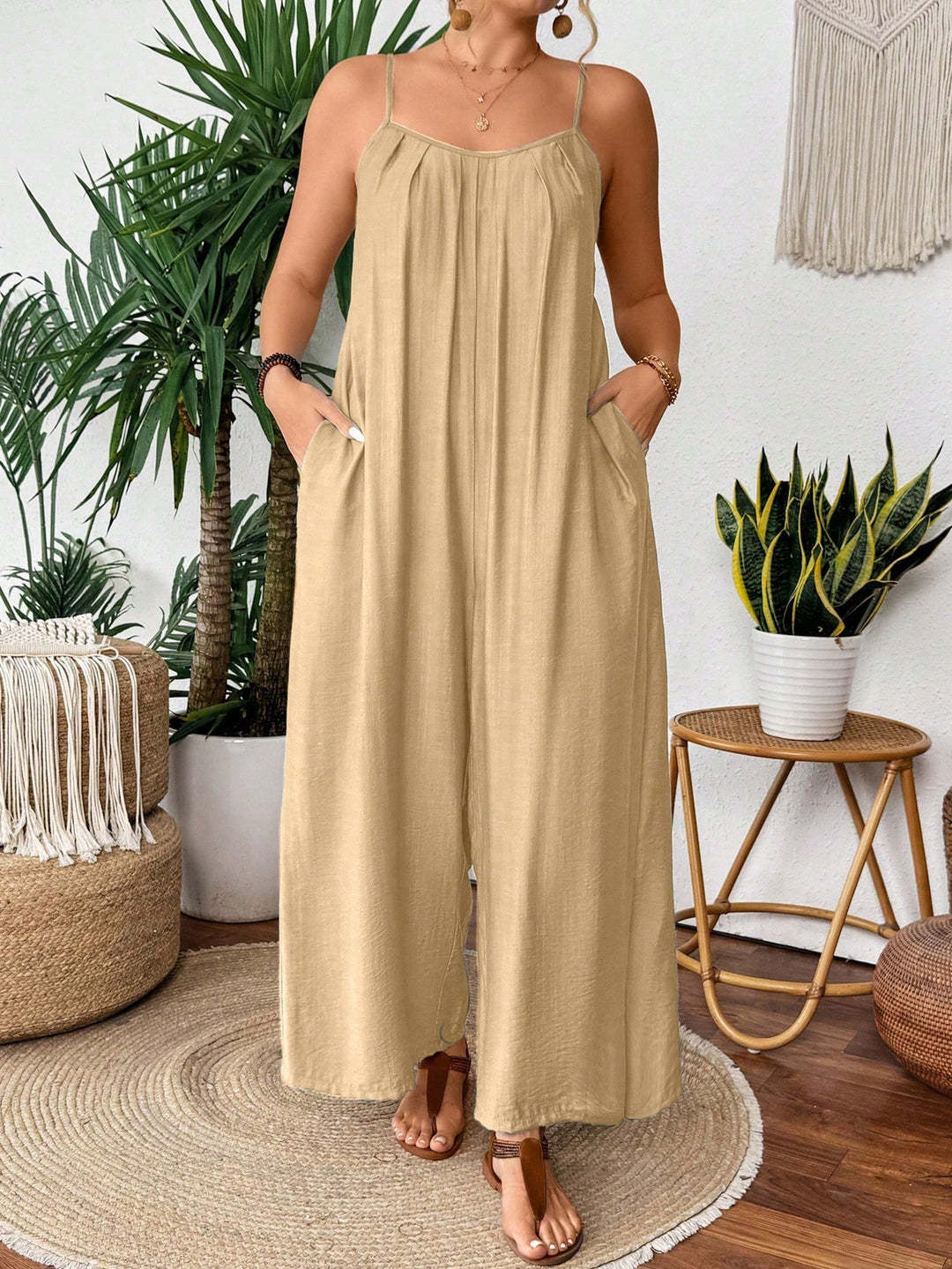 Damen luftiger Jumpsuit mit schmalen Spaghettiträgern und seitlichen Taschen Drune