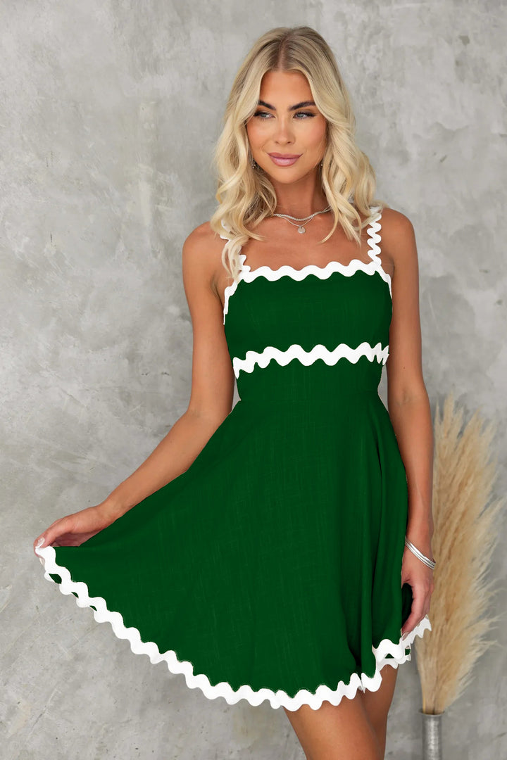 Damen Freizeitkleid mit voluminösen Rüschen und dekorativem Wellensaum Drune