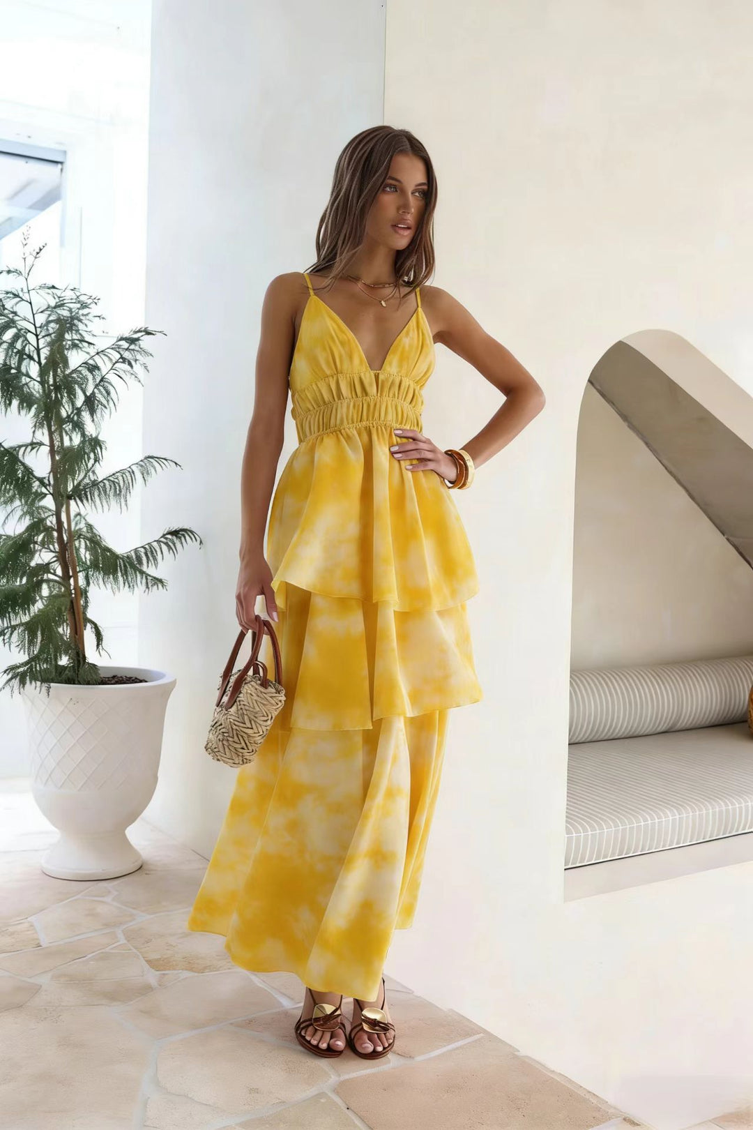 Damen Maxikleid mit voluminösen Rüschenschichten und V-Ausschnitt Drune