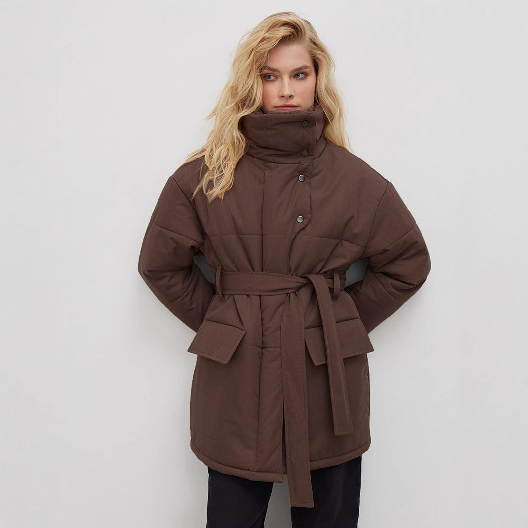 Damen Modische Steppjacke mit hohem Kragen und Gürtel Drune