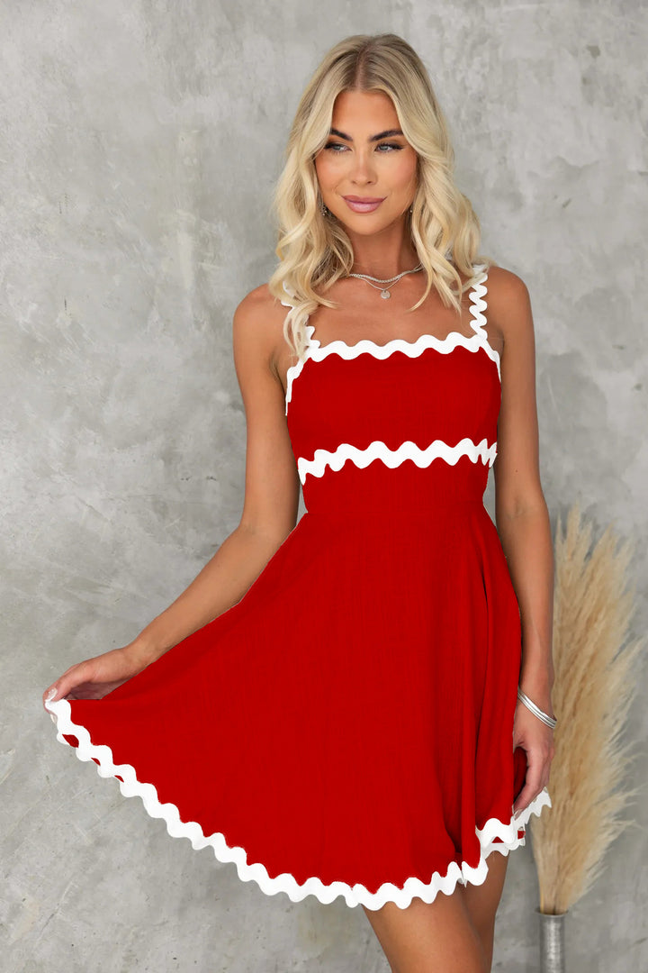 Damen Freizeitkleid mit voluminösen Rüschen und dekorativem Wellensaum Drune